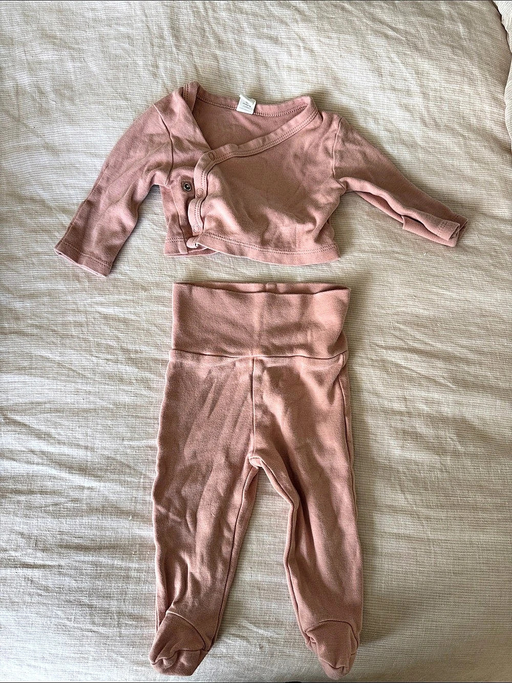 Colored Organics Baby Pink Wrap Set 0-3M Like New